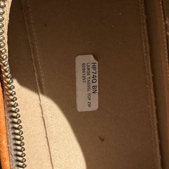 Dooney & Bourke Shoulder Large Tassle Zip Top HP74Q BN - Picture 8 of 9